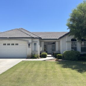 $2800 – 14611 Madison Michelle Way, Bakersfield, CA 93314 Northwest Home with SOLAR COMING SOON For RENT!!