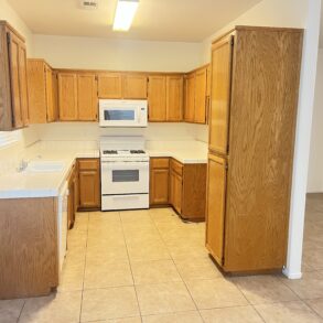 $2150 – 9635 Brillo Dr., Bakersfield, CA 93306 Northeast Home For RENT!!