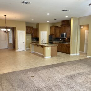 $3500 – 10611 Midge Dr., Bakersfield, CA 93314 Northwest Home with SOLAR For RENT!!