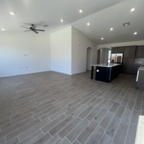 $2600 – 7319 Olive Wood Dr., Bakersfield, CA 93313 Southwest Home with SOLAR For RENT!