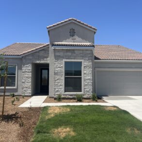 $2600 – 7319 Olive Wood Dr., Bakersfield, CA 93313 Southwest Home with SOLAR For RENT!